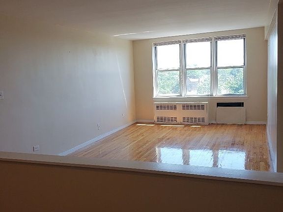 2nd image of 465 E 7th St APT 7B