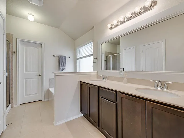 3406 Van Zandt Rd — Photo 5