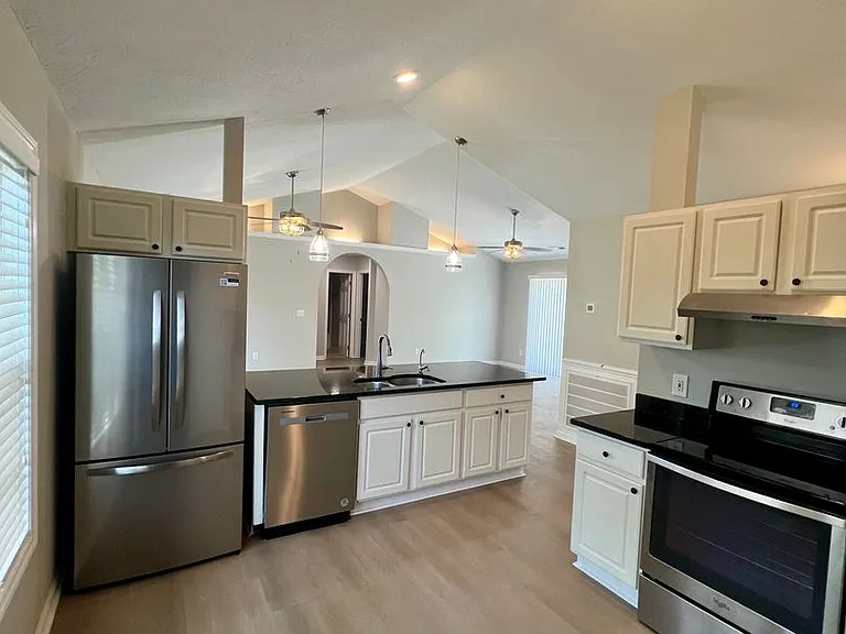 2409 Sunburst Ct — Photo 5