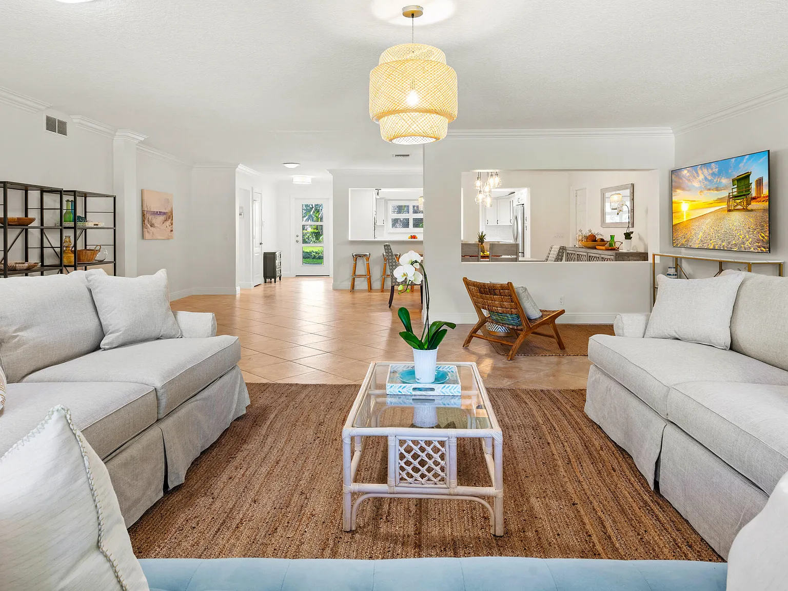 4 bed, 3.5 bath, 2530 sqft, $14,000 — Photo 3