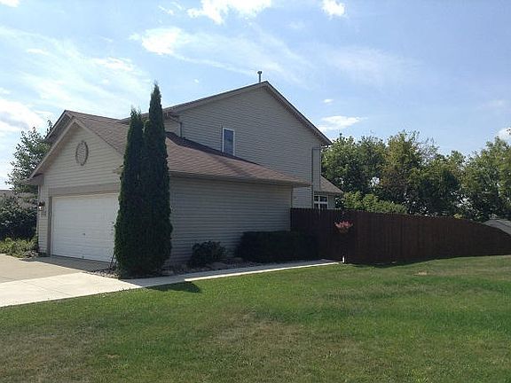 3rd image of 520 Autumn Crest Dr