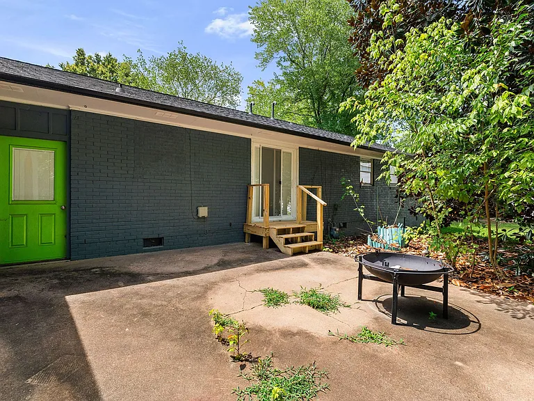 906 Vandora Ave — Photo 23
