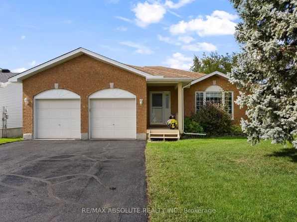 1 River Ridge Cres, Arnprior, ON K7S 3W1