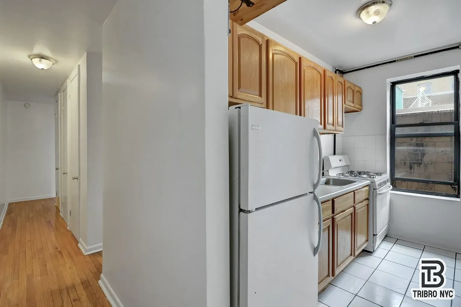863 Hunts Point Avenue — Photo 2
