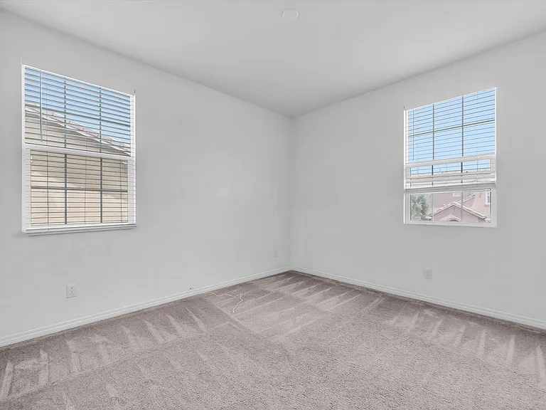 2978 E Penny Ln — Photo 23