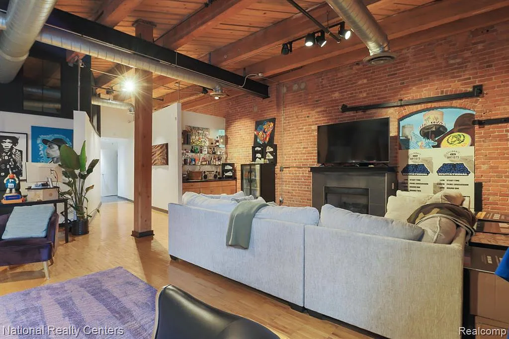2 bed, 2.5 bath, 2094 sqft, $3,500 — Photo 3