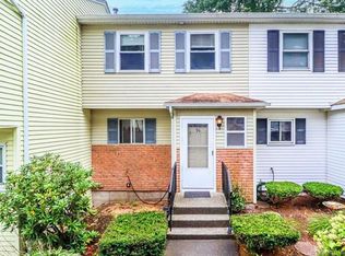 25 Padanaram Rd APT 95, Danbury, CT 06811