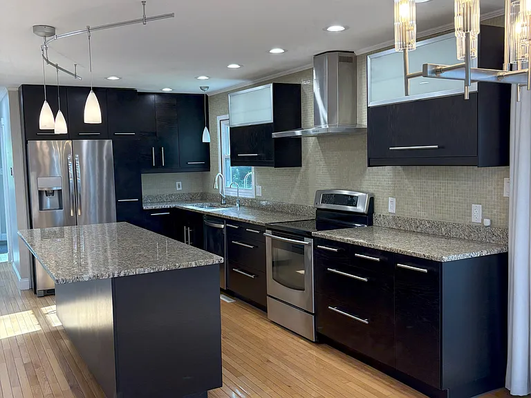 752D Northwest Dr — Photo 3