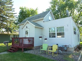 804 Redding Ave, Windom, MN 56101