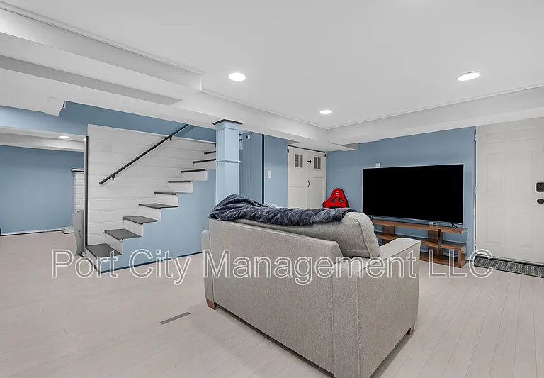 808 S Beechfield Ave — Photo 25
