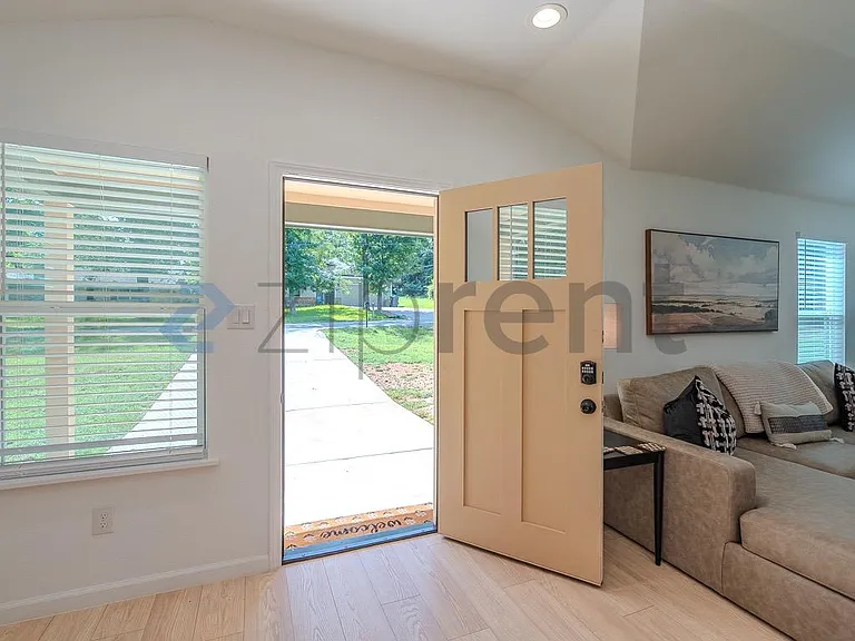 620 Saint Lawrence River Rd — Photo 4