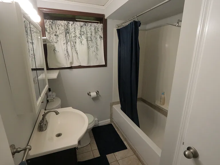 238 Quaker St #A — Photo 5
