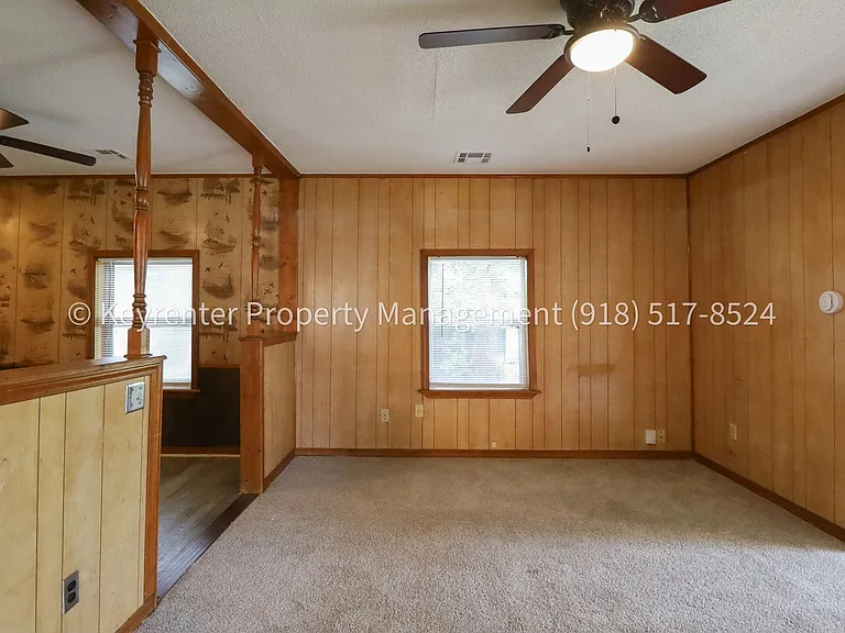 1928 N Columbia Pl — Photo 6