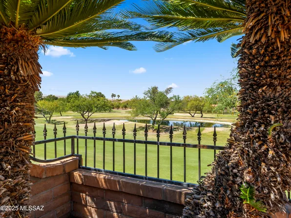 748 W Desert Hills Dr, Green Valley, AZ 85622