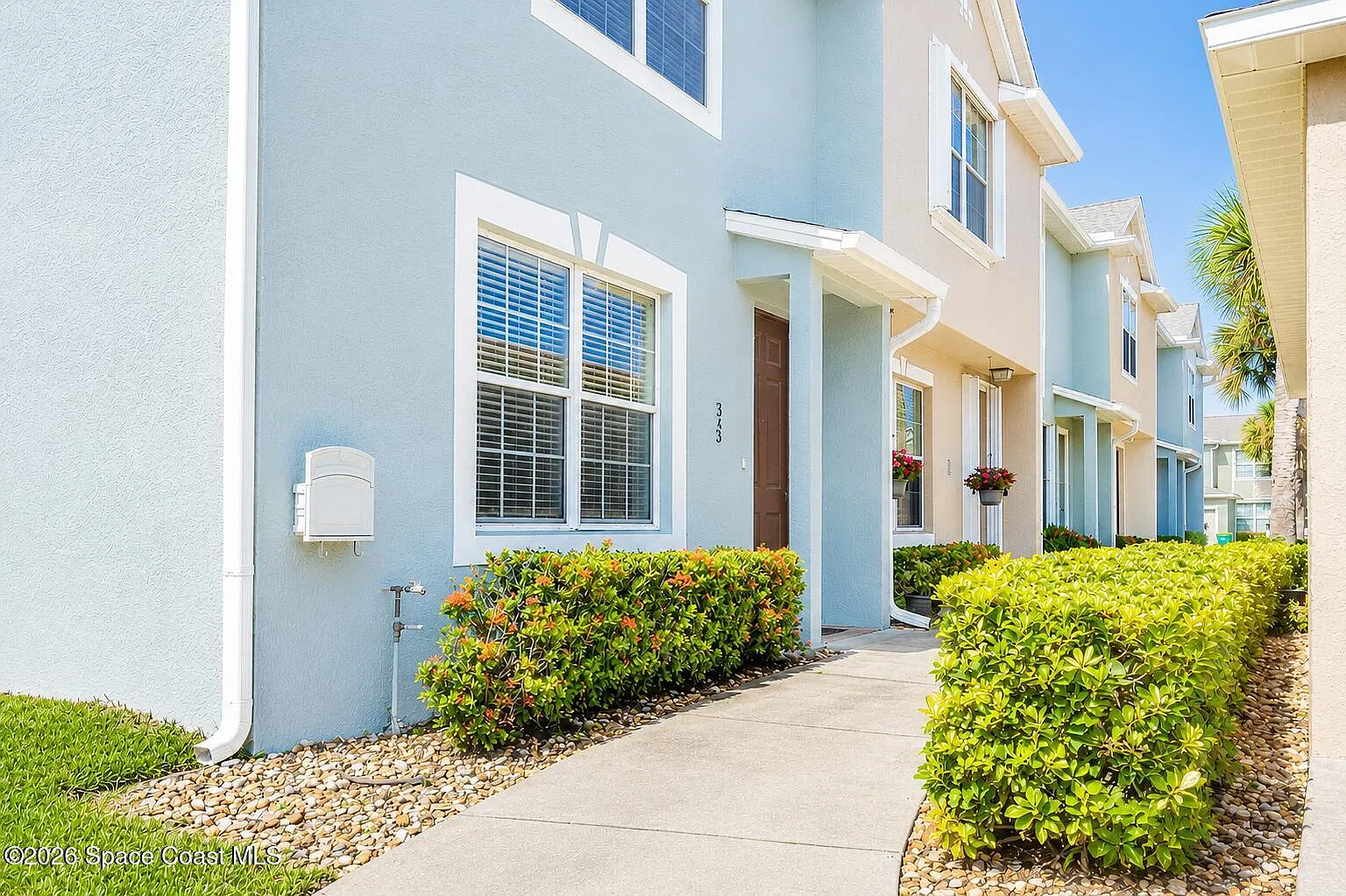 2 bed, 2.5 bath, 1332 sqft, $2,300 — Photo 1