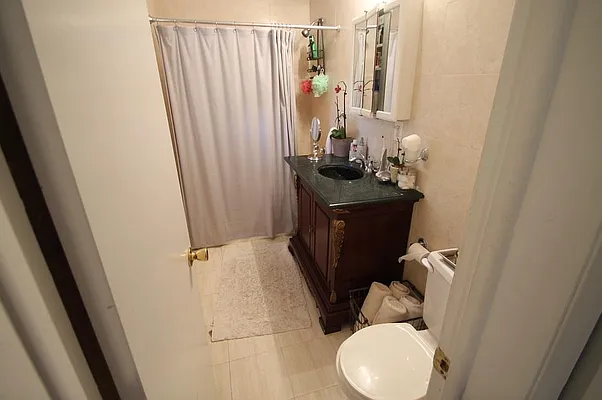 Rented by Space Marketing Shop | media 30