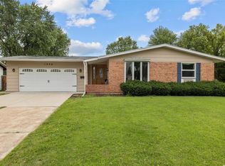 1230 Flamingo Dr, Florissant, MO 63031