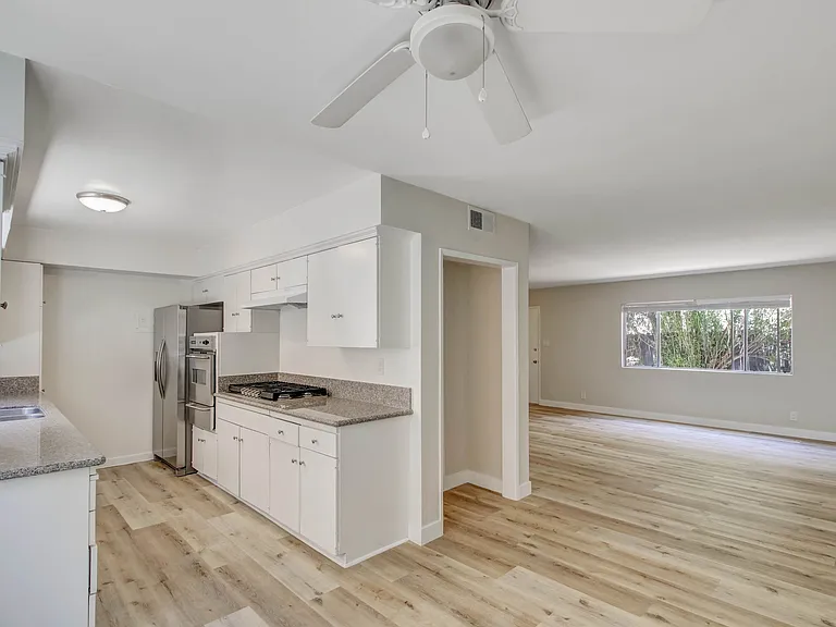 1452 Berkeley St #2 — Photo 5