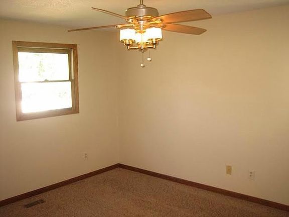 4th image of 3827 Hoiles Ave