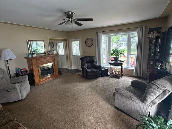 4th image of 334 Cornell Dr