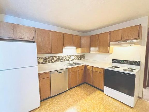 4th image of 7240 Creekview Dr APT 8