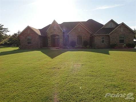 Nice front porch to enjoy the sun rise