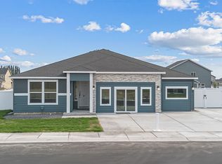 SELF TOUR Model Home Plan, Paradise Park, Quincy, WA 98848