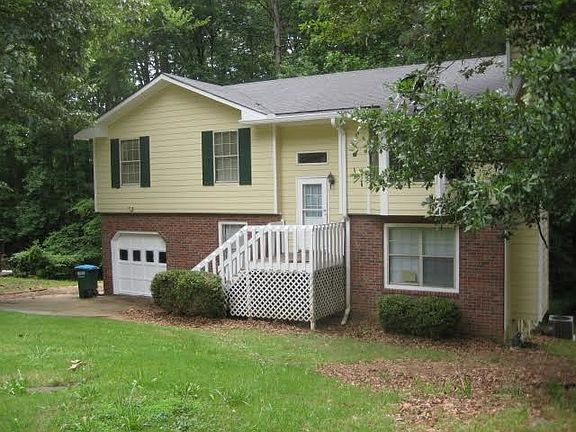 2nd image of 3051 Eastland Way
