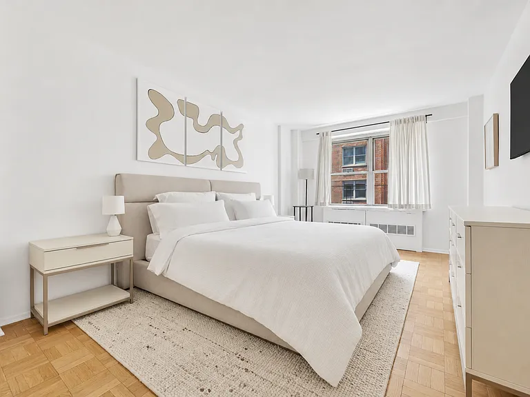 420 E 55th St #8H — Photo 7