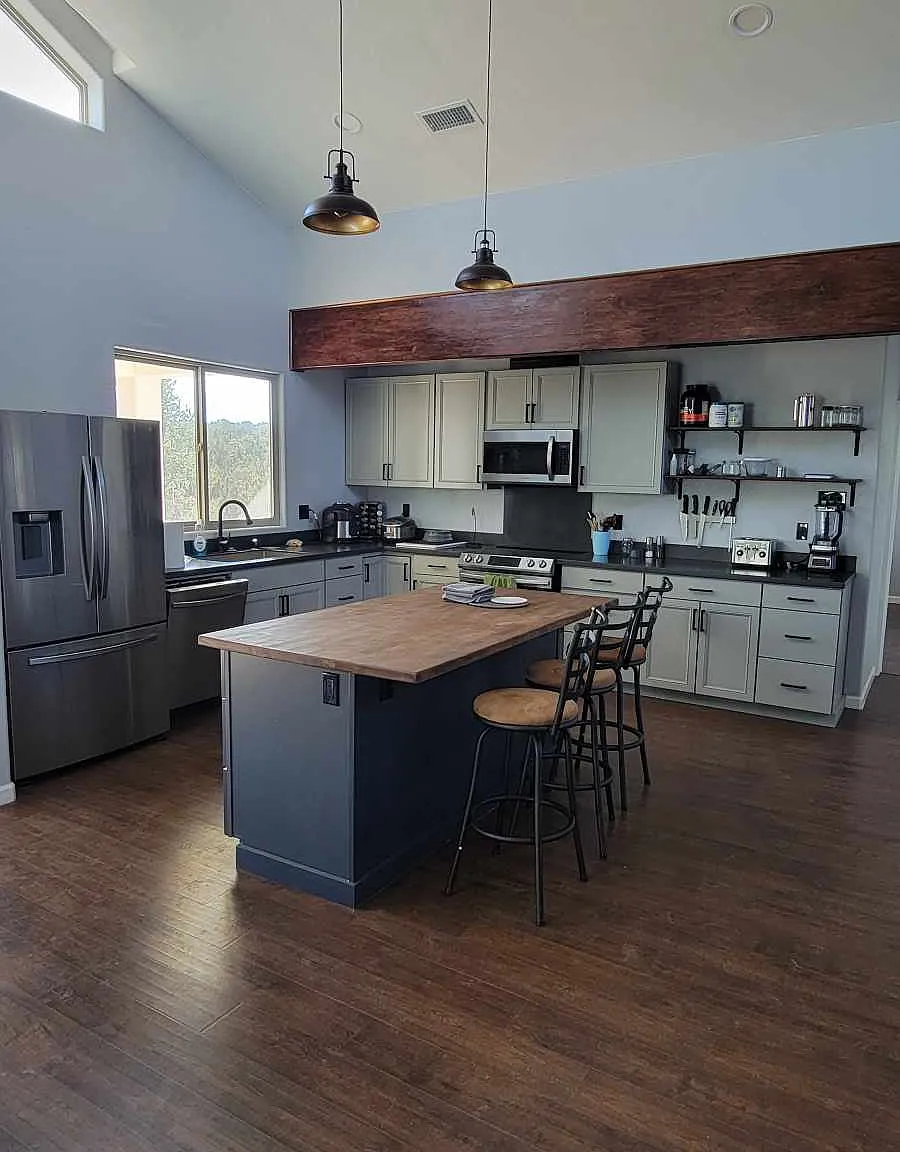 3 bed, 2064 sqft, $2,600 — Photo 3