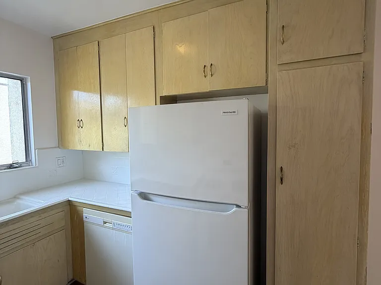 825 Euclid St #5 — Photo 10
