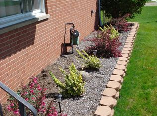 30425 Forest Grove Rd, Willowick, OH 44095