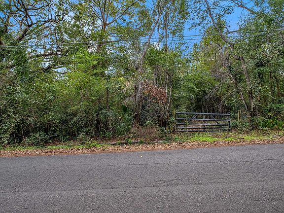 2nd image of 1526 Live Oak Dr