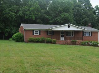 2900 Loretta Ln, Greensboro, NC 27405