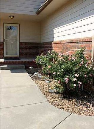 2nd image of 827 S Goebel Cir