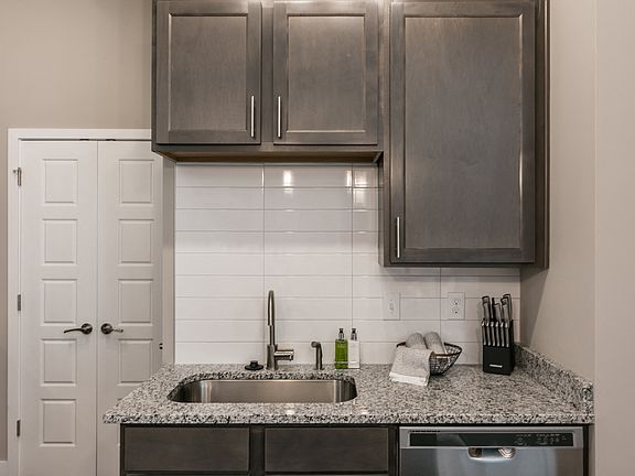 4th image of 120 Vintage Foxland Dr APT F310