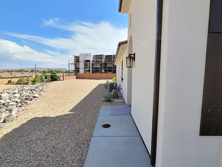 794 N Via Modelo Cir — Photo 32