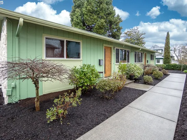 1403-1405 NE Holman St, Portland, OR 97211
