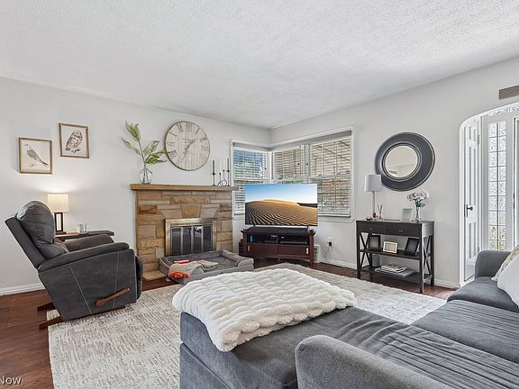 3rd image of 235 Fair St