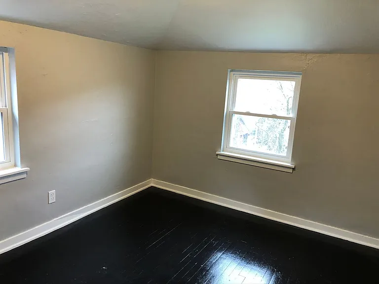 1567 Clark St — Photo 5