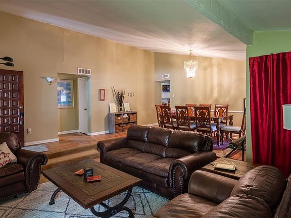 4th image of 5026 Shady Glen Dr