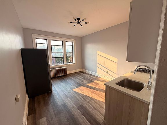 3rd image of 122 Corbin Ave #44E
