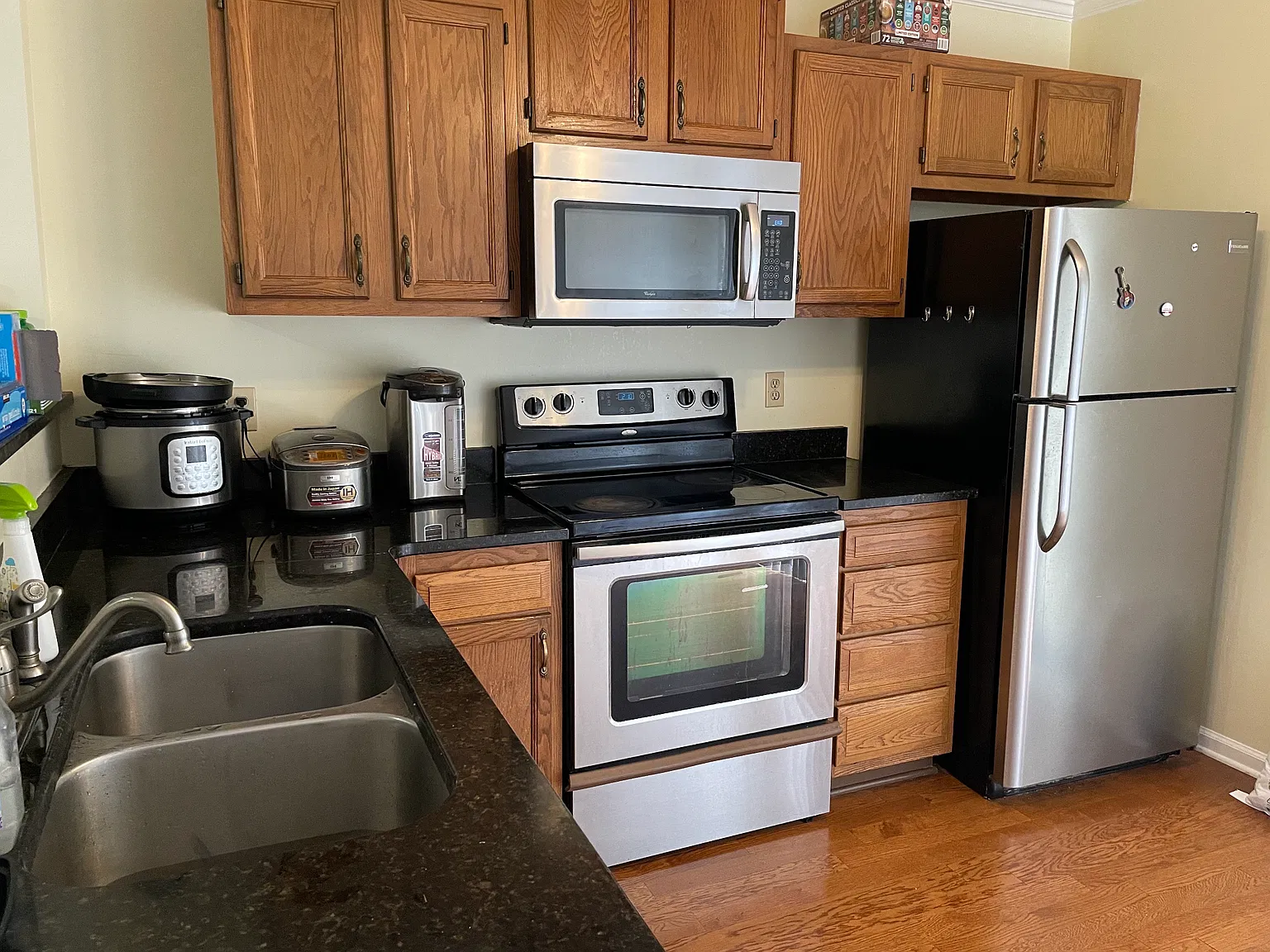 2 bed, 2.5 bath, 1184 sqft, $1,850 — Photo 4
