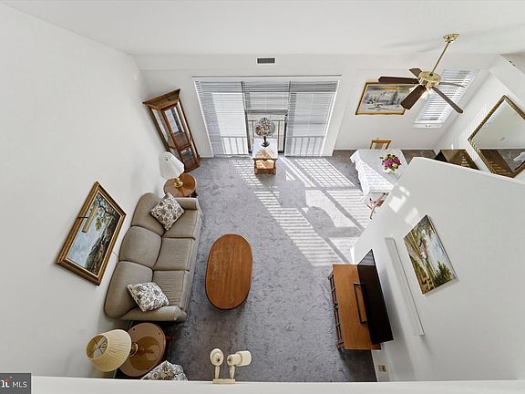 4th image of 9510 James St #B