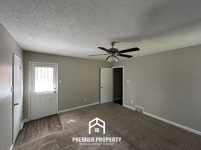 7429 Palgrave Ln — Photo 11