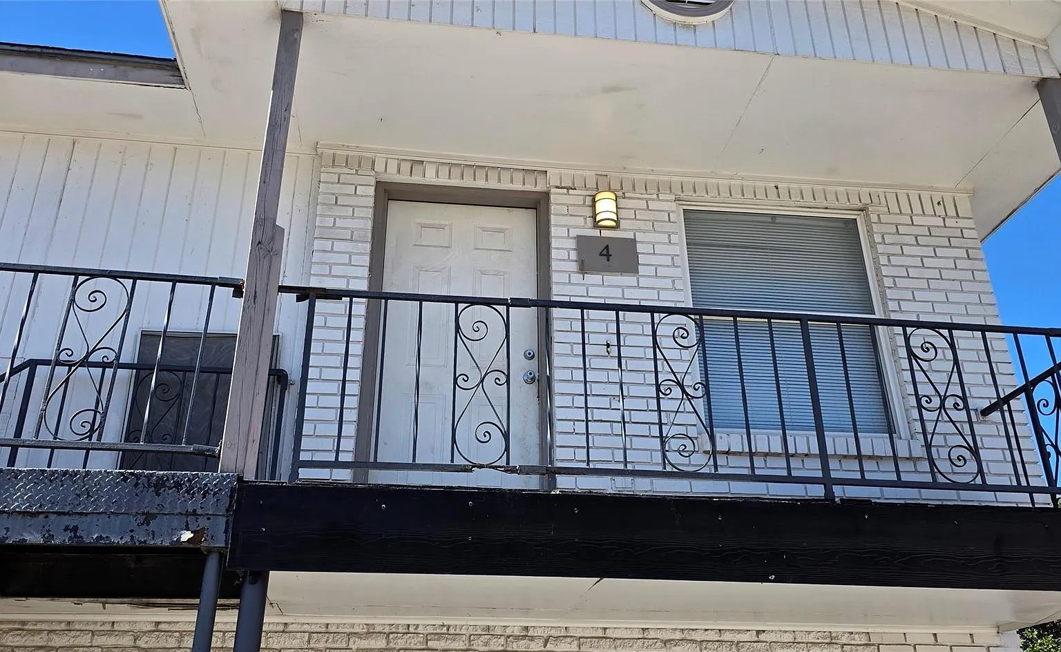 2 bed, 2.0 bath, $990 — Photo 1