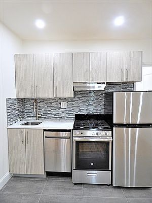 5th image of 333 E 70th St #5A