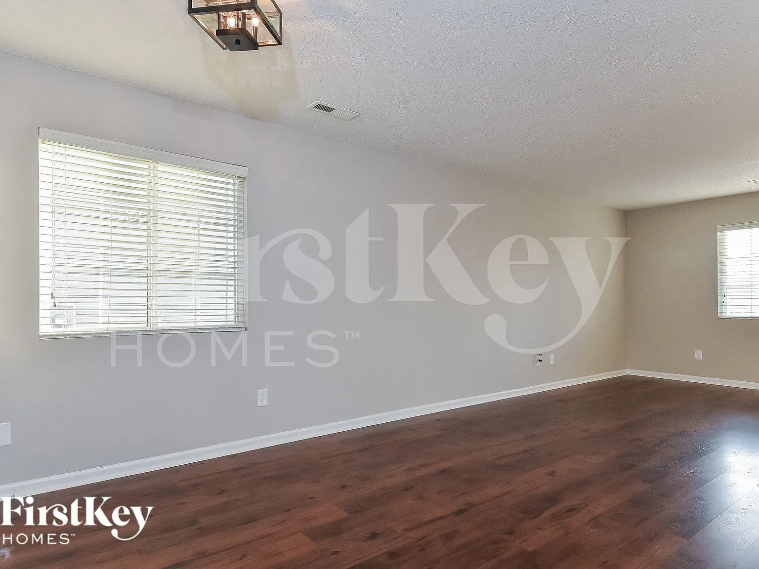 4 bed, 2.5 bath, 2544 sqft, $2,180 — Photo 3