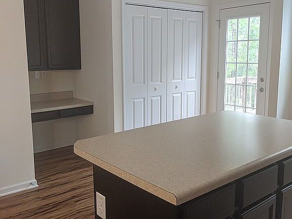 Kitchen with bar nook