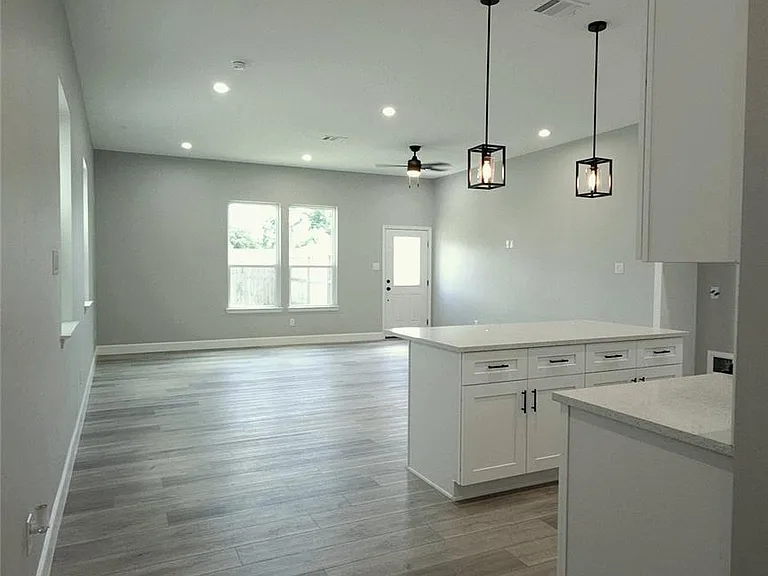 765 Enterprise B St #B — Photo 2